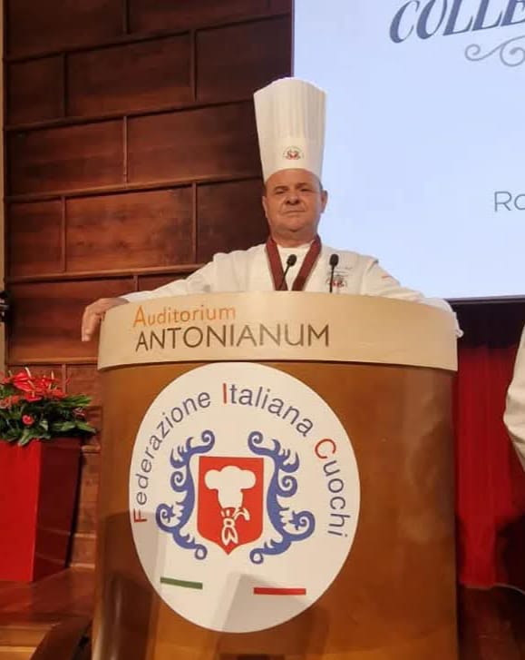 Chef Ruggiero D'Ascenzo durante l'evoluzione del progetto imprenditoriale